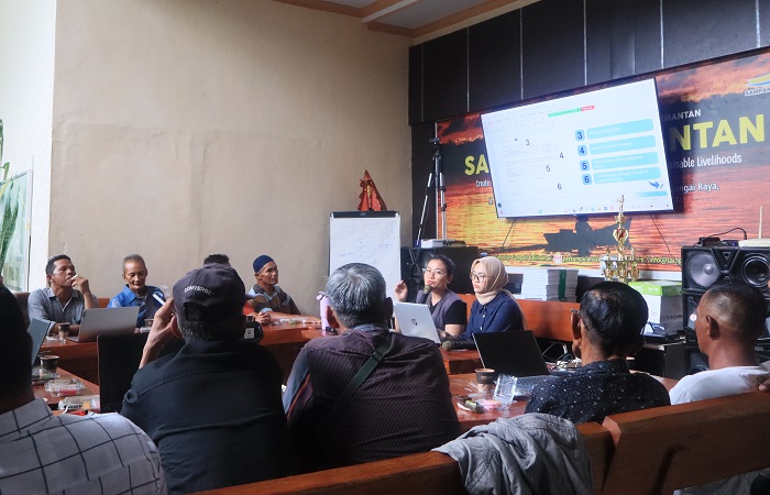 SAMPAN Kalimantan bersama PT Belantara Sejahtera Mandiri (BSM) menggelar pelatihan bagi perwakilan LPHD dari 9 desa di Lanskap Padang Tikar, 29–30 September 2025.